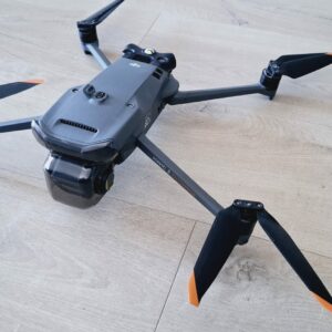Mavic 3E semi nuevo con 2 baterias. 1h 10 solo de uso
