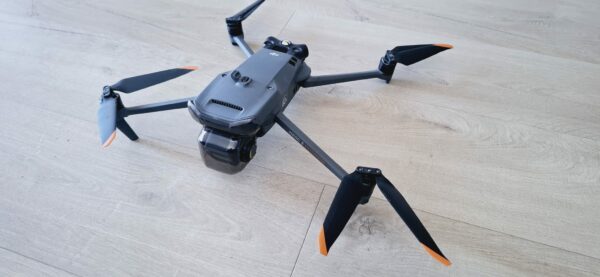 DJI Mavic 3E semi nuevo con 2 baterías. 1h 10 solo de uso  (6246)